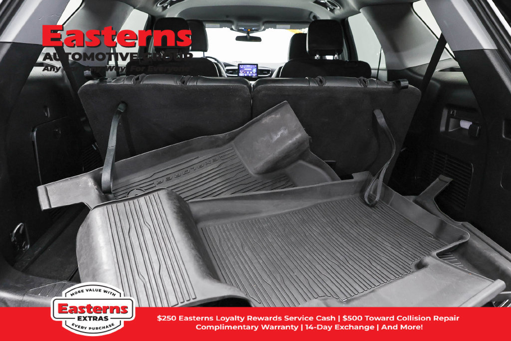 Used 2023 Ford Explorer XLT w/ Equipment Group 202A AWD/4WD image 10