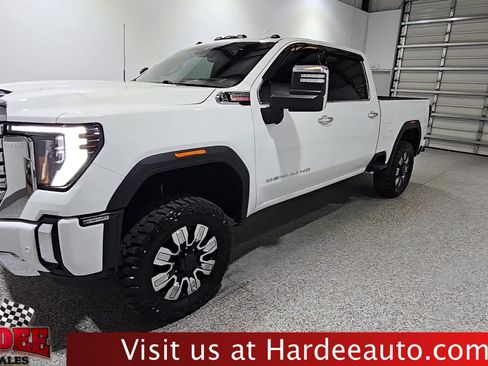 Used 2024 GMC Sierra 2500 Denali w/ Technology Package AWD/4WD image 1