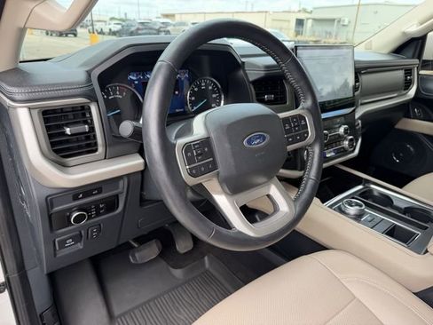 Used 2023 Ford Expedition XLT RWD image 12