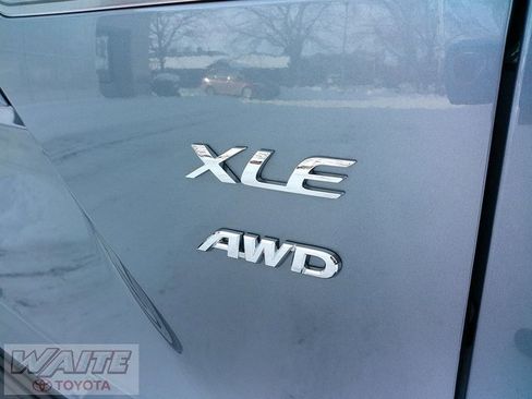 Certified 2026 Toyota Corolla Cross XLE image 8