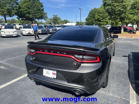Used 2019 Dodge Charger Scat Pack w/ Plus Group RWD image 3