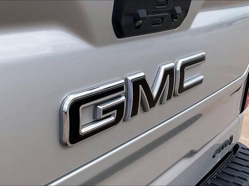 Used 2022 GMC Sierra 1500 AT4 w/ AT4 Premium Package AWD/4WD image 31