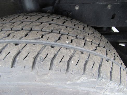 Used 2023 Ford Transit 250 Medium Roof image 12