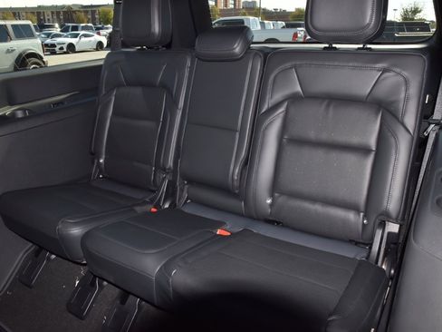 New 2025 Lincoln Navigator L Reserve w/ Jet Appearance Package image 15