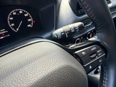 Used 2023 Honda HR-V Sport image 18