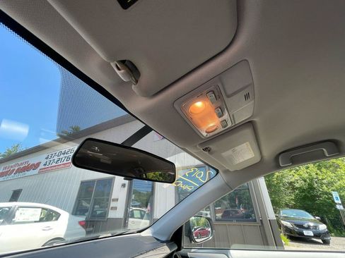 Used 2013 Toyota RAV4 LE AWD/4WD image 18