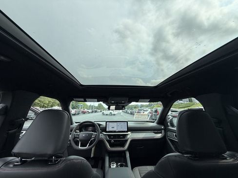 New 2026 Ford Explorer ST-Line w/ ST-Line Street Pack AWD/4WD image 13