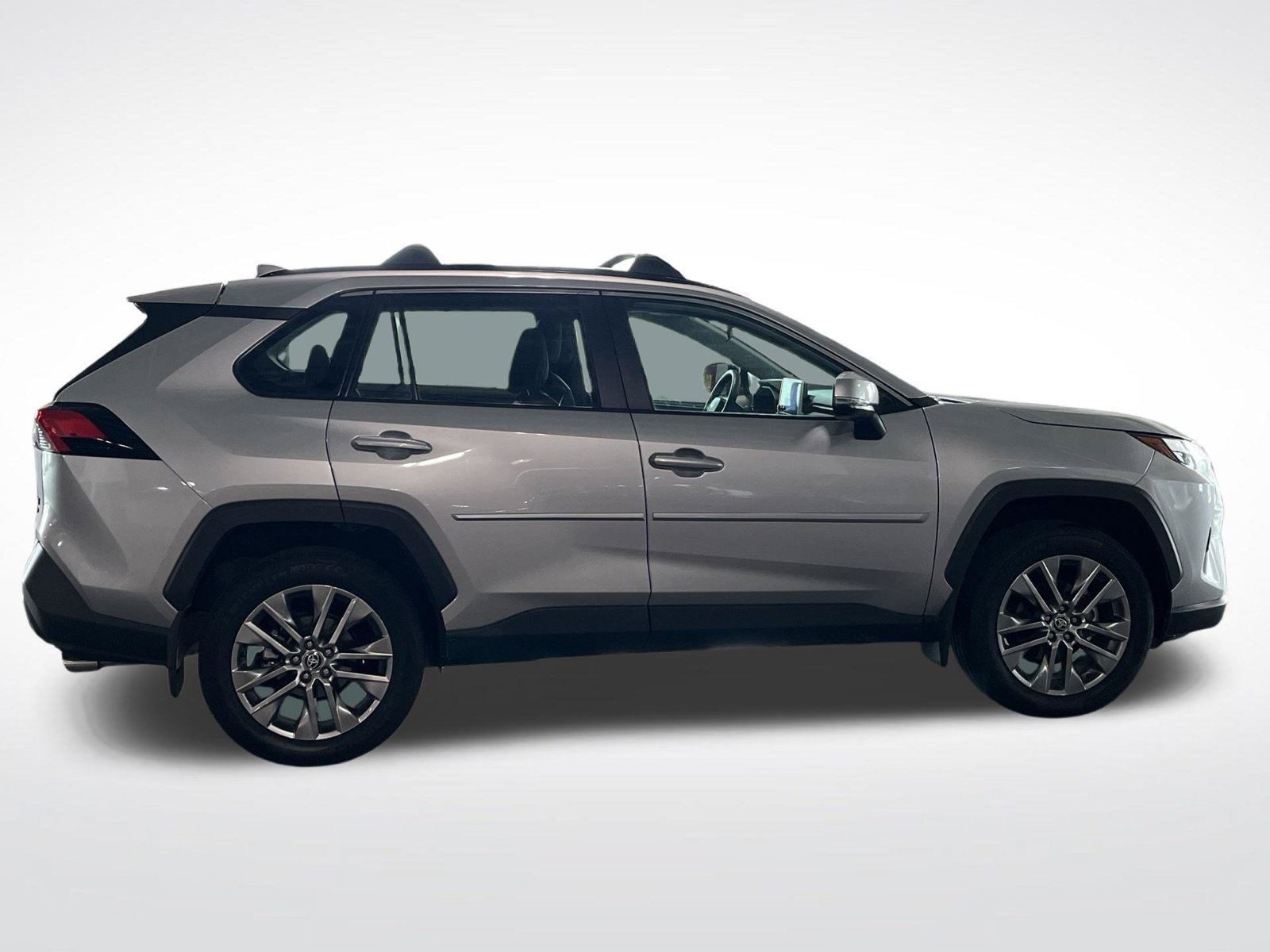 Used 2025 Toyota RAV4 XLE Premium w/ Weather Package AWD/4WD image 13
