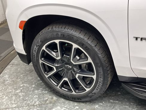 Used 2022 Chevrolet Tahoe RST w/ Luxury Package AWD/4WD image 38