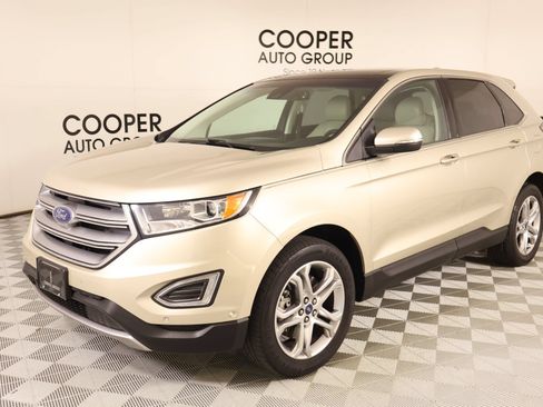 Used 2018 Ford Edge Titanium w/ Equipment Group 302A FWD image 11