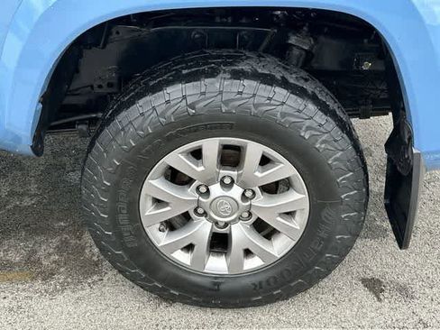 Used 2019 Toyota Tacoma SR5 image 5
