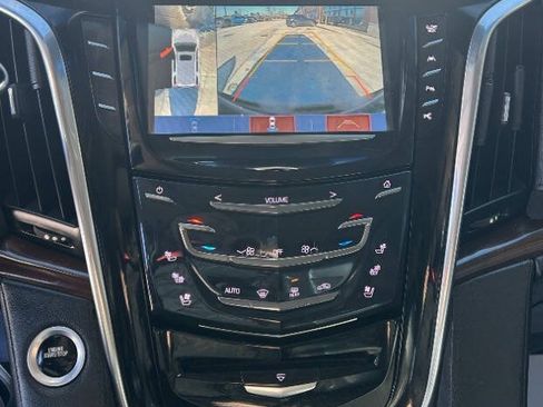 Used 2018 Cadillac Escalade Premium Luxury image 20
