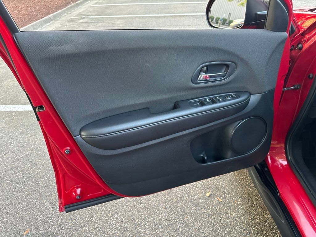 Used 2019 Honda HR-V Sport image 12