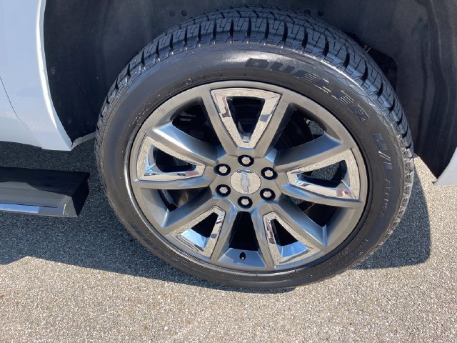 Used 2018 Chevrolet Suburban Premier AWD/4WD image 48