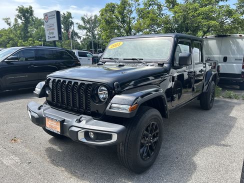 Used 2021 Jeep Gladiator Sport AWD/4WD image 8