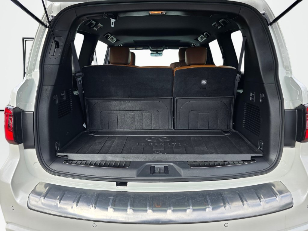 Used 2024 INFINITI QX80 Sensory w/ Cargo Package AWD/4WD image 11