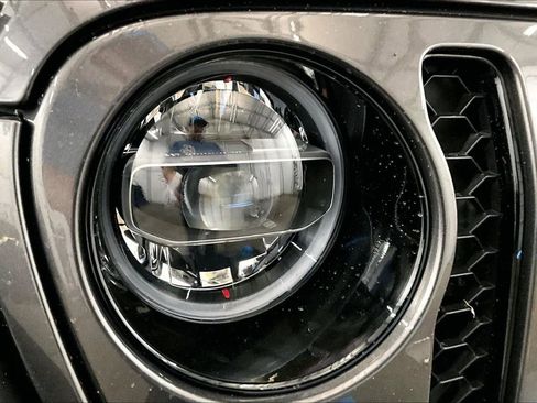 Used 2021 Jeep Wrangler Unlimited Sahara image 27