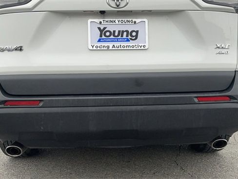 Used 2022 Toyota RAV4 XLE image 15