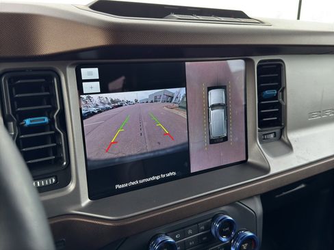 Used 2023 Ford Bronco Outer Banks image 25