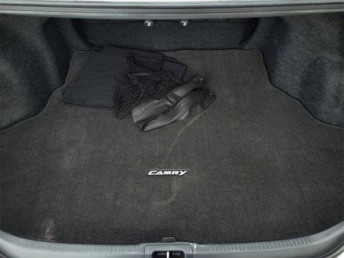 Used 2016 Toyota Camry SE image 25