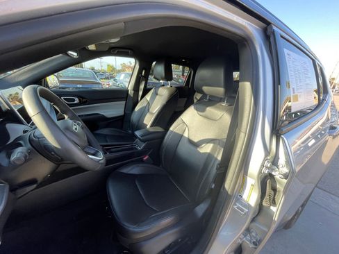 Used 2025 Jeep Compass Limited image 29