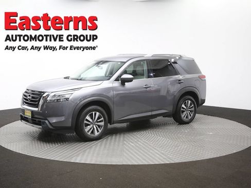 Used 2022 Nissan Pathfinder SL AWD/4WD image 57