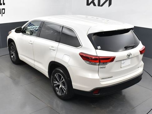 Used 2017 Toyota Highlander Plus image 12