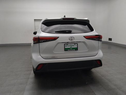 Used 2022 Toyota Highlander L image 6