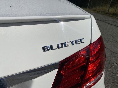 Used 2014 Mercedes-Benz E 250 BlueTEC Sedan image 16