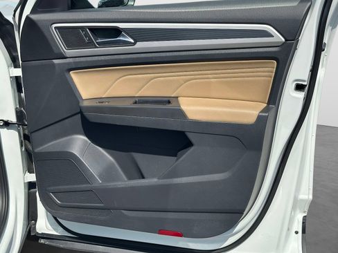 Certified 2023 Volkswagen Atlas Cross Sport SE AWD/4WD image 9
