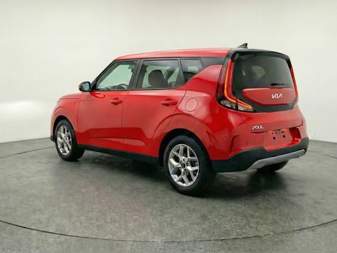 Used 2025 Kia Soul LX w/ LX Technology Package image 6