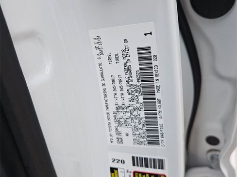 Used 2025 Toyota Tacoma TRD Off-Road image 28