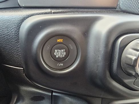 Used 2018 Jeep Wrangler Unlimited Sport S AWD/4WD image 36