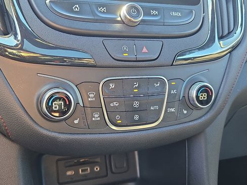 Used 2024 Chevrolet Equinox RS w/ RS Leather Package image 18