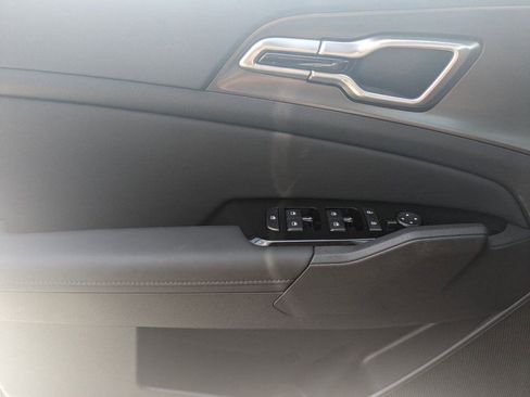 Used 2024 Kia Sportage EX image 23
