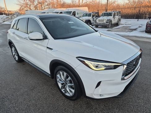 Used 2021 INFINITI QX50 Luxe image 3