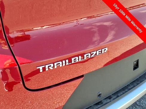 New 2026 Chevrolet TrailBlazer LT w/ LT Cold Weather Package FWD image 9