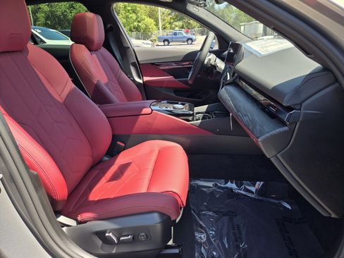 Used 2027 BMW 530i w/ Premium Package RWD image 17
