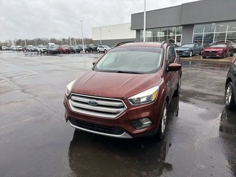 Used 2018 Ford Escape SE image 25