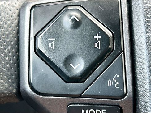 Used 2022 Toyota Tacoma TRD Off-Road AWD/4WD image 35