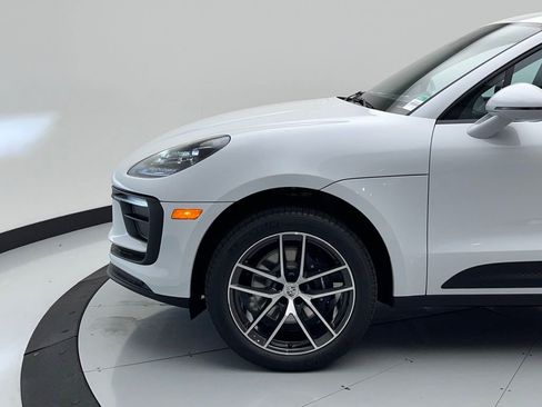 Used 2025 Porsche Macan image 49