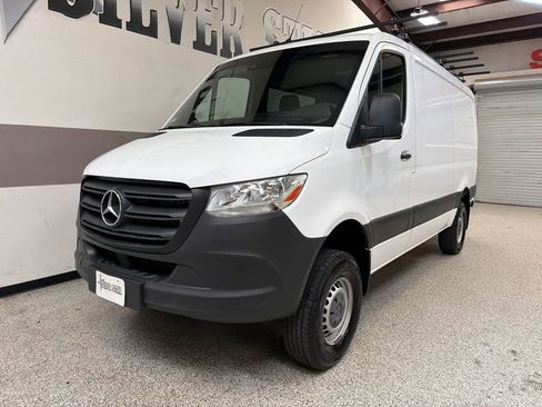 Used 2020 Mercedes-Benz Sprinter 2500 image 3