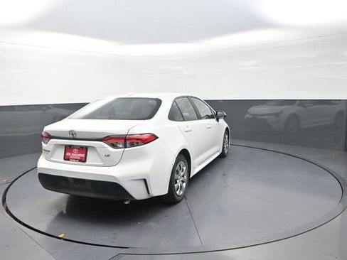 Used 2024 Toyota Corolla LE FWD image 60