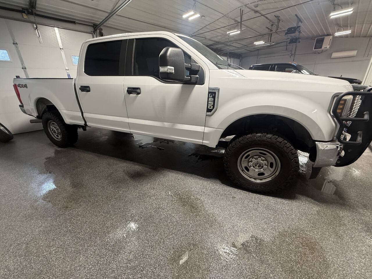 Used 2018 Ford F250 XL w/ Power Equipment Group AWD/4WD image 1