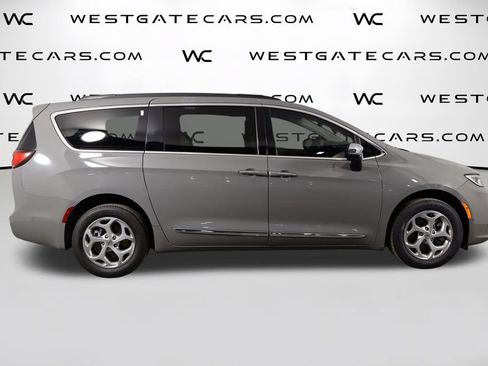 Used 2023 Chrysler Pacifica Limited w/ Uconnect Theater Family Group AWD/4WD image 51