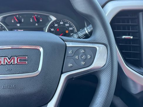 Used 2022 GMC Acadia SLE w/ Driver Convenience Package FWD image 23
