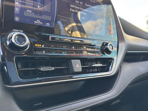 Certified 2022 Toyota Highlander Limited image 22