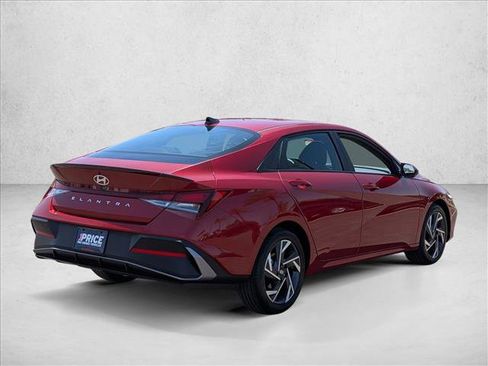 Used 2025 Hyundai Elantra Sport FWD image 5