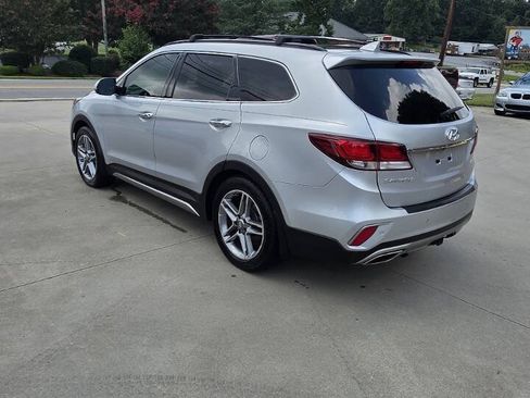 Used 2017 Hyundai Santa Fe Limited FWD image 3