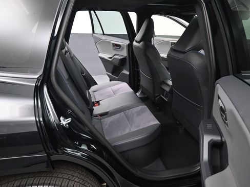 Used 2026 Toyota RAV4 XSE AWD/4WD image 37